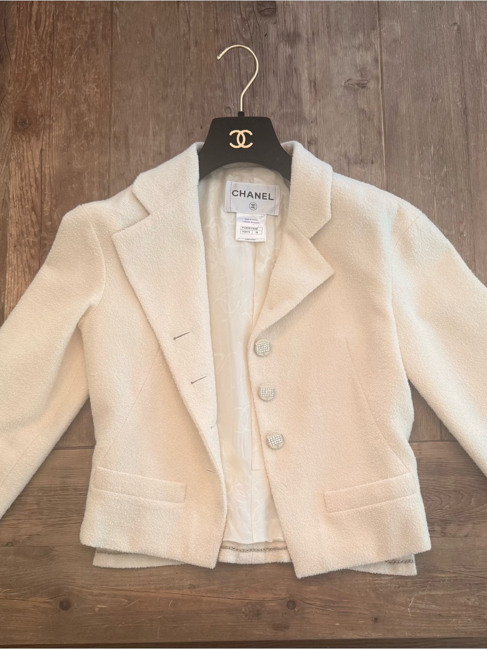 Chanel Cream Tweed Uni Cropped Jacket - with Asymmetrical Strass Button Detail